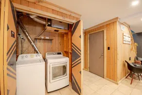 Near Lake, Indoor Pool, Firepit, BBQ, King Bed, Gym, Free Amenities, A/C - Image 2