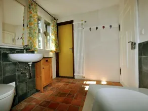 Feha - Historisk stråtækt sommerhus med trailer og en stor frugthave - Image 2