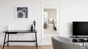 Modern Glamour is an apartment with breathtaking harbour bridge views - Image 4