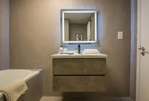 Canal-Side Charm: Studio living at Dubai Arch - Image 3