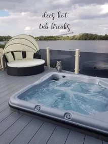 Lakeside Holiday Home with Hot Tub - Image 4