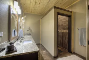 Stunning home on 7 acres with 5400sf of indoor/outdoor living space - Image 2