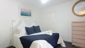 Sundown Lodge 1 -  Near Hastings St & the beach - Image 3