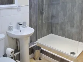 The Townhouse Newcastle - Image 4