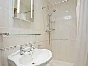 2 bedroom accommodation in Whitegate, near Chard - Image 3