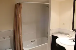 Lovely golf villa, great pool, table tennis, & free wifi, close to Club House - Image 4