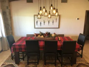 Rustic Lodge on 100 acre ranch between College Station and Waco - Image 2