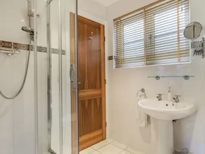 2 Bed in Little Petherick oc-o30788 - Image 2