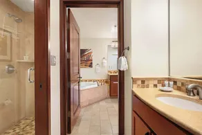 Waipouli Beach Resort D402 - Modern Top Floor Ocean View Suite in Kapaa with AC! - Image 4