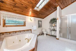 Luxury Dog Friendly Escape w/ Hot Tub & Views - Image 5