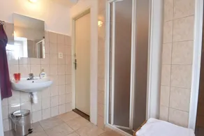 Spacious Holiday Home With Sauna and Private Pool - Image 4