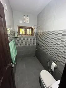 3 bedroom double story House - Image 4