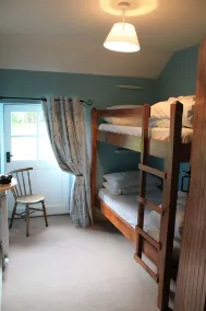 2 bedroom cottage, with far reaching views of the garden and open countryside. - Image 4