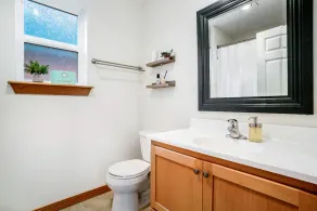 Family-Friendly, Two-Level Home w/Free WiFi, Gas Grill, Washer/Dryer, & Balcony - Image 3