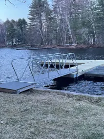 Lakefront house - Image 2