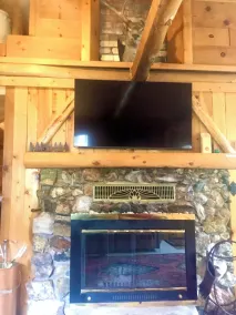River Front Log Cabin, Vues sur les montagnes, Animaux acceptés, Sentiers VTT, randonnée, pêche - Image 3