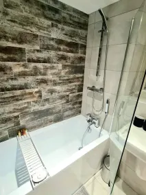 1-Bedroom Aprt in Salford- FreeParking- Sleeps3 - Image 3