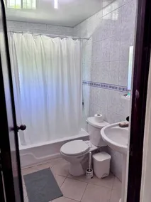 2 bed 2 bath Pool spacious apartment - Image 3