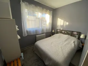 Garden-Level Apartment 100m from Beach with Parking & Terrace - Image 3