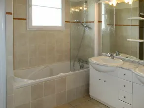 Nice apartment in villa for 8 guests with private pool, TV, terrace and pets allowed - Image 2