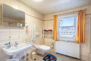 7-bed room ****, wheelchair accessible, accommodation in the middle of  garden, - Image 4