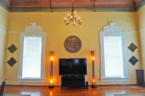 Beautifully Restored Historic Ballroom in Downtown - Image 2