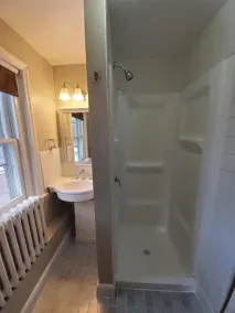 Private, Fully Renovated 1 bedroom Carriage House - Image 5