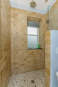 Renovated 3br/2ba, close to Alb Med & St. Petes. - Image 4