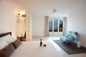 Casa Paradiso en Menaggio, casa de lujo, vistas de 180 grados del lago, jardín privado - Image 4