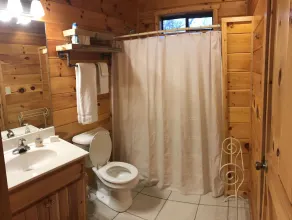 Creek Front Mountain Cabin med jacuzzi. - Image 3