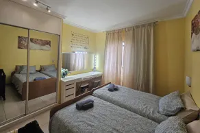 1 Bed Apt Sleeps 5 - Indoor Pool - Free Parking - Image 3