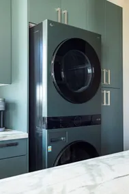 NEWLY Renovated 1 bed/1 bath! - Image 2