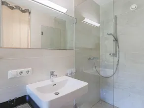 Holiday home with 3 modern flats opposite ski lift - Image 4