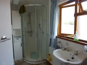 1 Bedroom  Studio Flat, close to beach, own entrance and parking. - Image 3