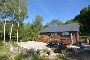 WOODLANDS COTTAGE + JACUZZI - Image 3