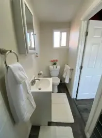 1-bedroom vacation home just 5 minutes to Kia Forum - Image 4