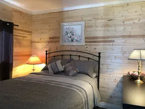 Waterfront honeymoon holiday home - Image 4