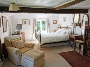A beautiful 15th century country cottage near Mayfield with stunning views - Image 5
