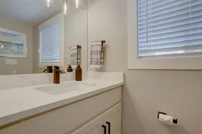 Modern 5 BR - Large Yard + BBQ + Kid's Playhouse + Game Room + Great WiFi - Image 3