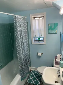 Beach Side Studio #1 - Pet Friendly, WiFi, Off-Street Parking, Large Smart TV - Image 3