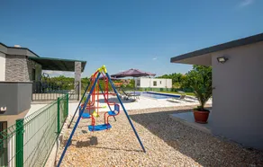Luxurious home in Grubine - Image 5