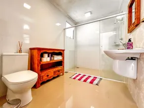 Appartement de vacances avec barbecue, terrasse et jardin | Vue piscine - Image 3