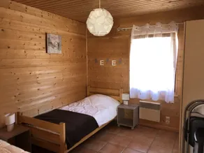 Independent wooden chalet - Image 3