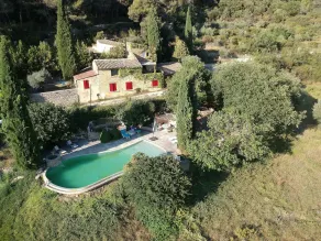 Mas with swimming pool and pool house - Image 5