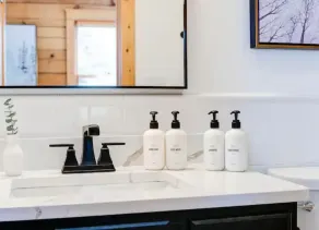 Whiskey Hills - Newly Remodeled Luxury Cabin with Hot Tub, Incredible Views close to Asheville, walk to Hatley Pointe & Ski! - Image 3