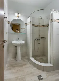 Lefkas Blue Three-Bedroom Suite   near to the town and close to the beach. - Image 3
