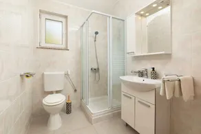 Apartamento vacacional con aire acondicionado y vista al mar - Image 4