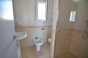 Charming Villa for Rent in Roses, Costa Brava: Private Pool, Ideal for Families and Large Groups. - Image 4