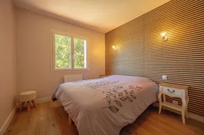Fully renovated family home, authentic setting, 5min from the beach - Image 3