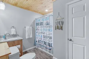 2 bedrooms, 2 baths, 1000 sq ft lodge close to the lake. - Image 4
